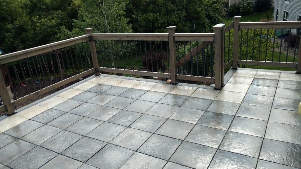 DekTek-Tile-17-Cobblestone-Gray