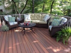 red deck furnished
